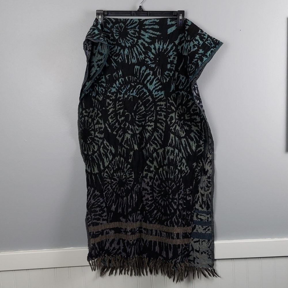 Woven Tie Dye Pattern Scarf with Fringe